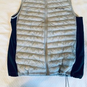 Columbia vest never worn. Size Large